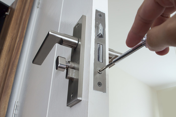 Our local locksmiths are able to repair and install door locks for properties in Forest Hill and the local area.